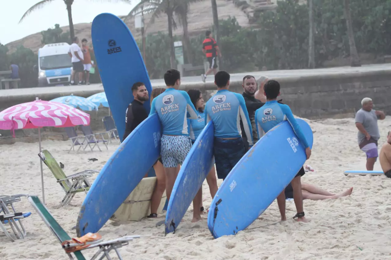 APRENDA A SURFAR COM A ARPEX SURF SCHOOL